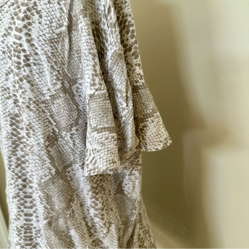 T.La Anthropologie Nwot Snake Print Flutter Short… - image 5